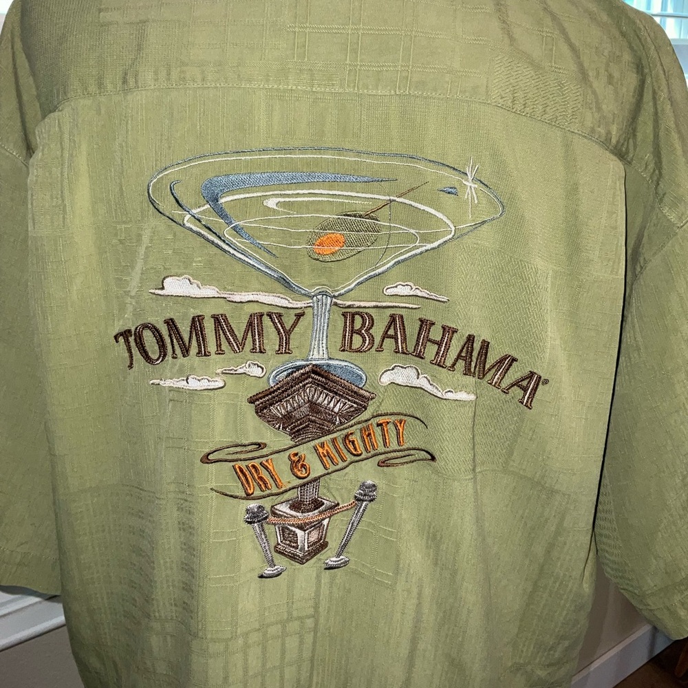 Tommy Bahama Green Lightweight Shirt Jacket with Tropical Graphic